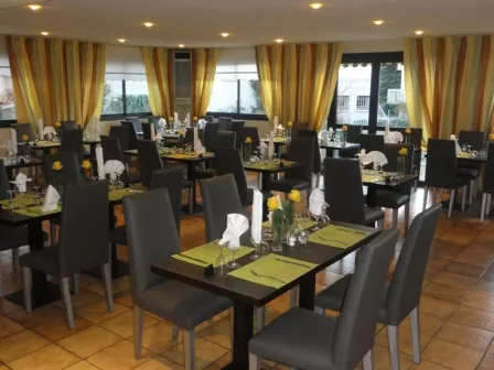 Salle de restaurant, Vernet les Bains en Pyrénées Catalanes