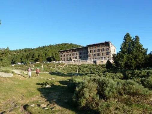 Hôtel-Refuge au bord du lac des Bouillouses