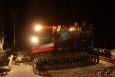 Départ en dameuse pour les sommets !