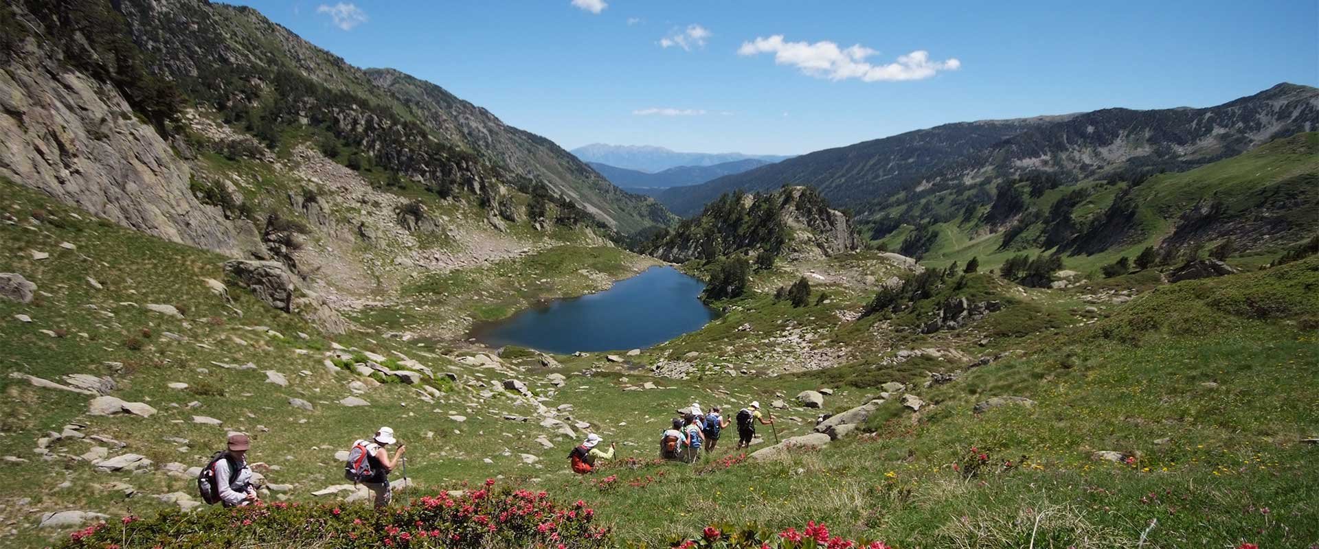 <strong> Evadez-vous à pied dans les Pyrénées-Orientales&nbsp;! </strong> Randonnées, patrimoine, bains chauds, gastronomie & convivialité, tout y est&nbsp;!