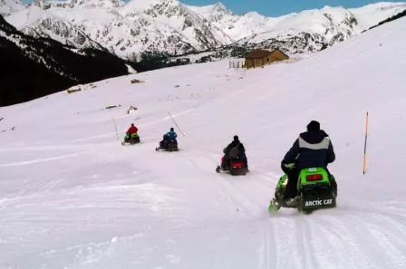 Balade guidée en motoneige En Andorre