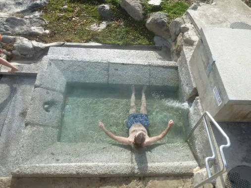 Bains en eaux chaudes dans les bains romains