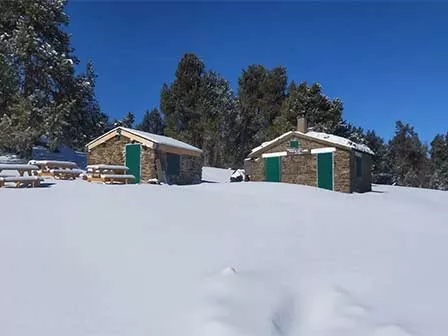 Refuge de l'Orry d'Andreu sous la neige